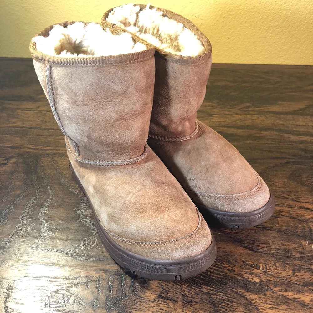 Ugg Ultimate Short Boots Chestnut Sheepskin Size 6